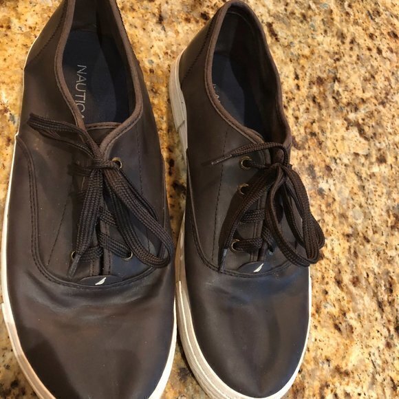 Nautica Brown leather sneakers. Barely‎ worn. Size 13 - Picture 2 of 3